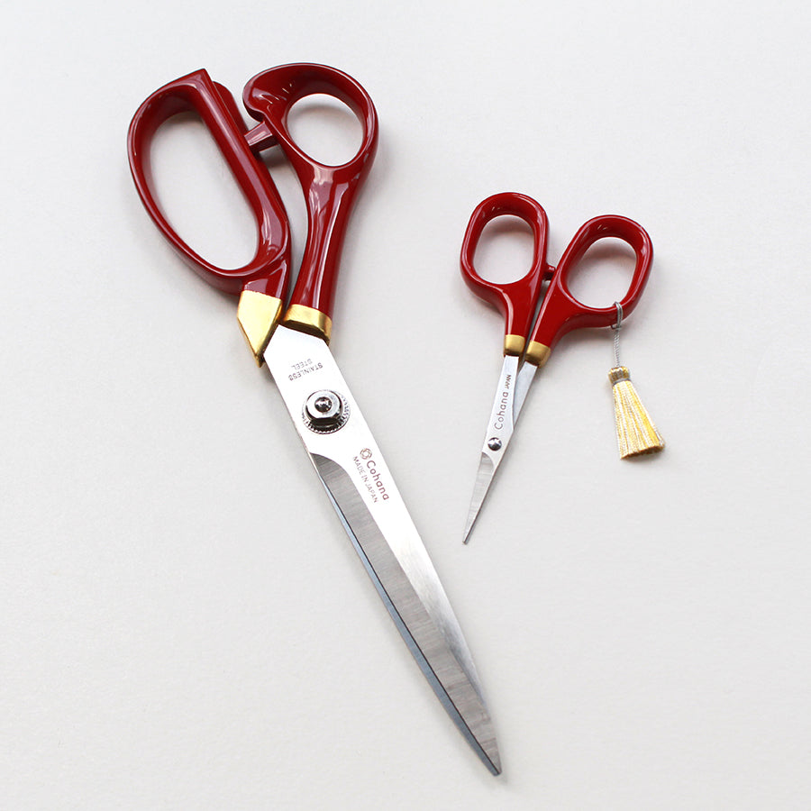 Sewing Shears with Lacquered Handles and Gold Leaf Shunuri