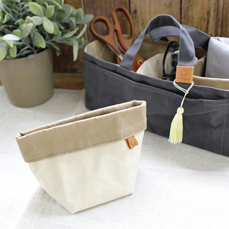 Cohana waxed canvas accessory pouch - Hands On Workshop