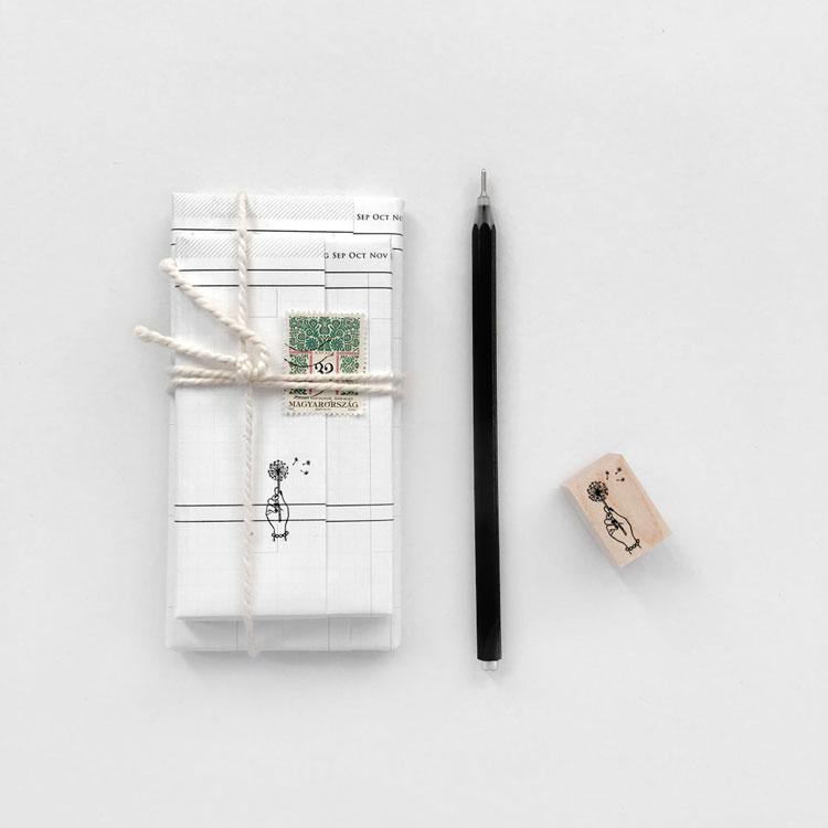 KNOOPWORKS Stamps Hands Flowers - Hands On Workshop