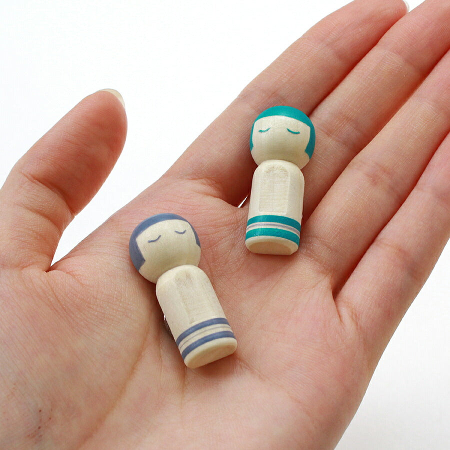COHANA Kokeshi Needle Minder detail