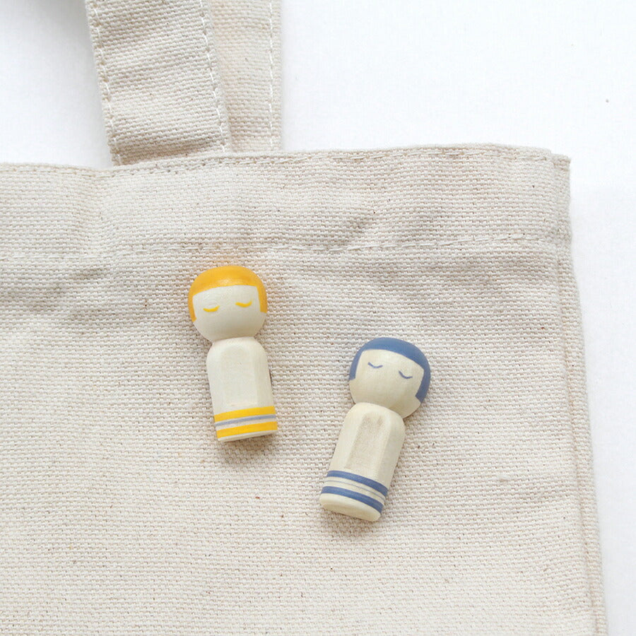 COHANA Kokeshi Needle Minder detail