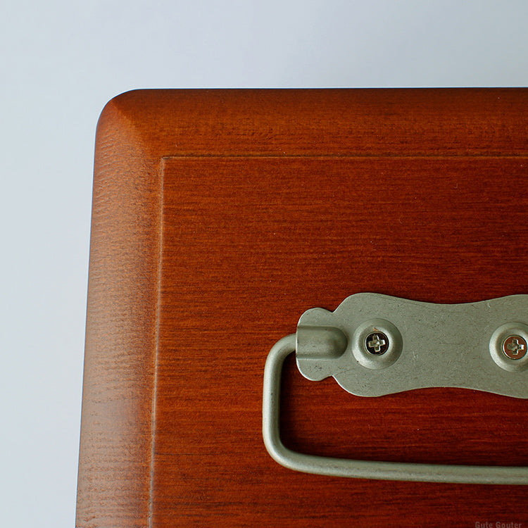 CLASSIKY Tool Box (Tsuga Wood) - handle detail