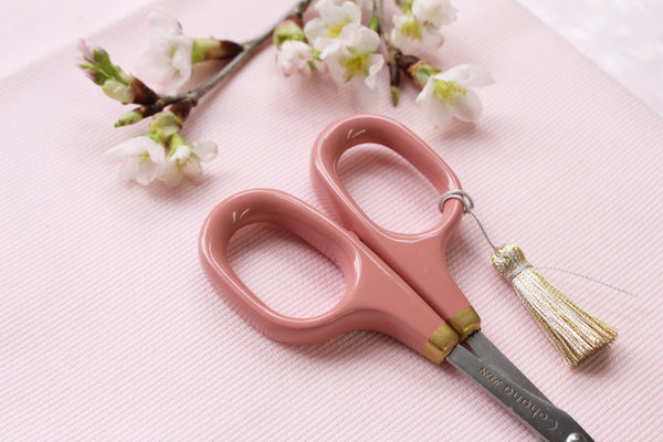 Cohana Small Scissors with Lacquer Handles  (Rose Pink) - Spring Summer 2022 Limited Edition
